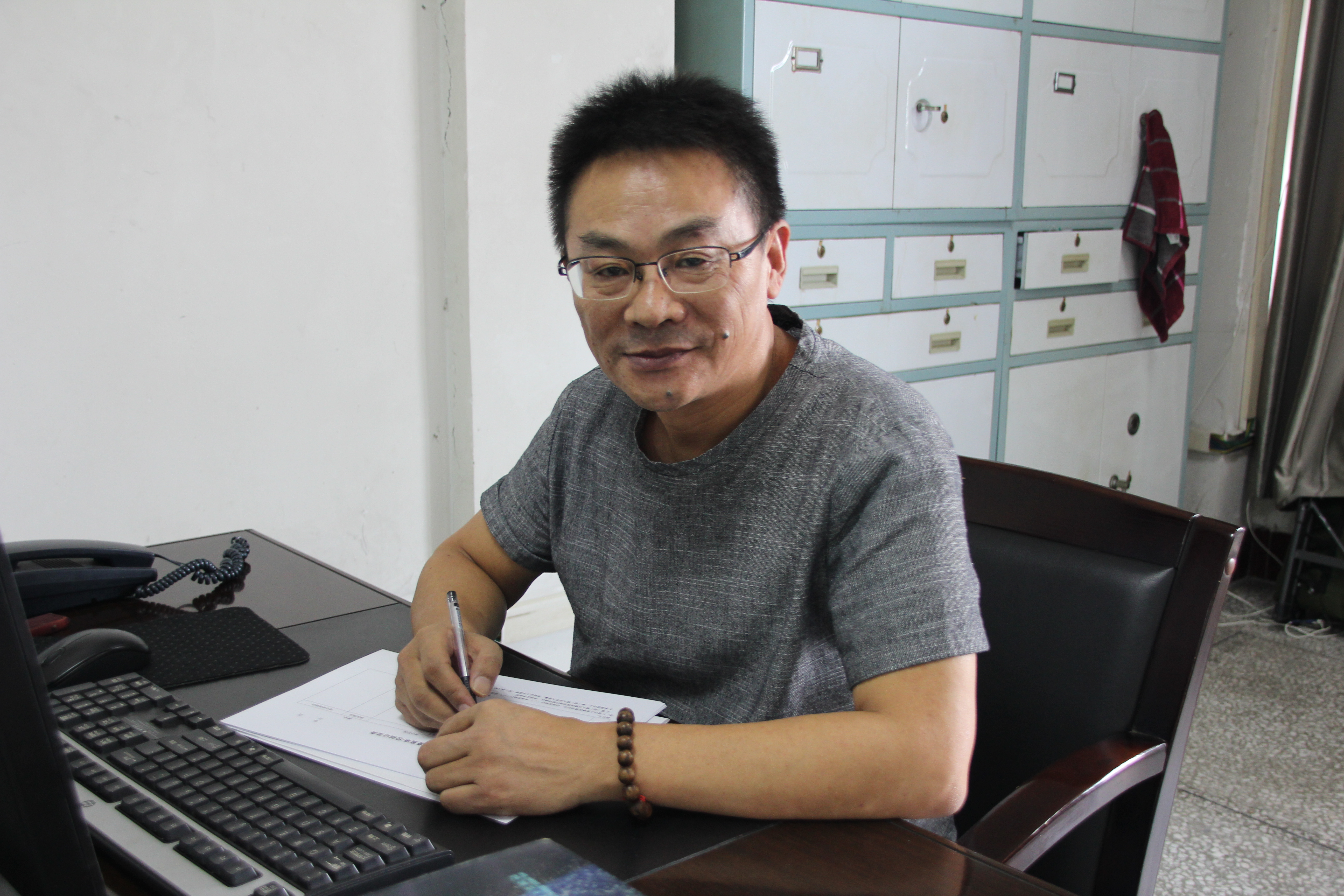 總設(shè)計(jì)師、高級(jí)工程師陳冰